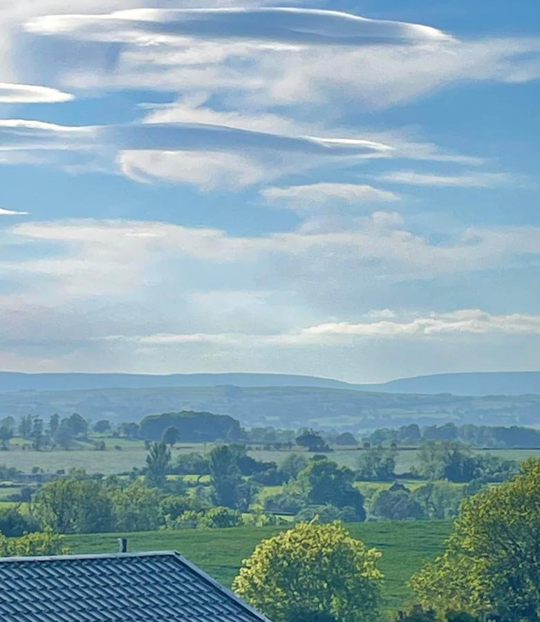Ribble Valley Lodge Retreat Джисберн Экстерьер фото