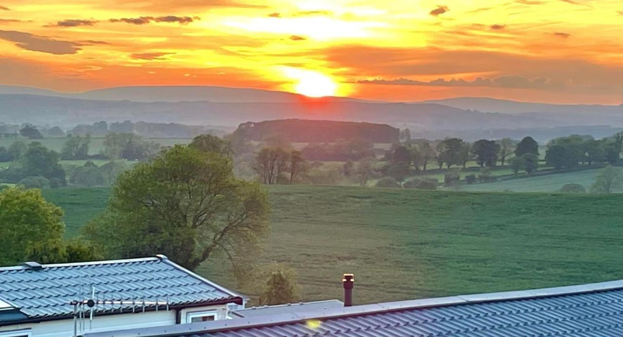 Ribble Valley Lodge Retreat Джисберн Экстерьер фото